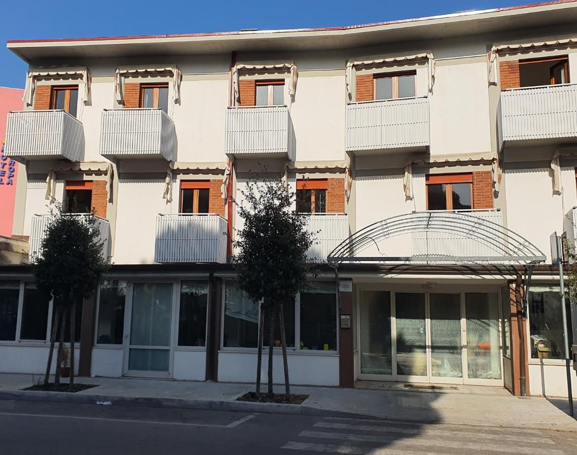 Miga Hotel Grado Centro Eksteriør bilde